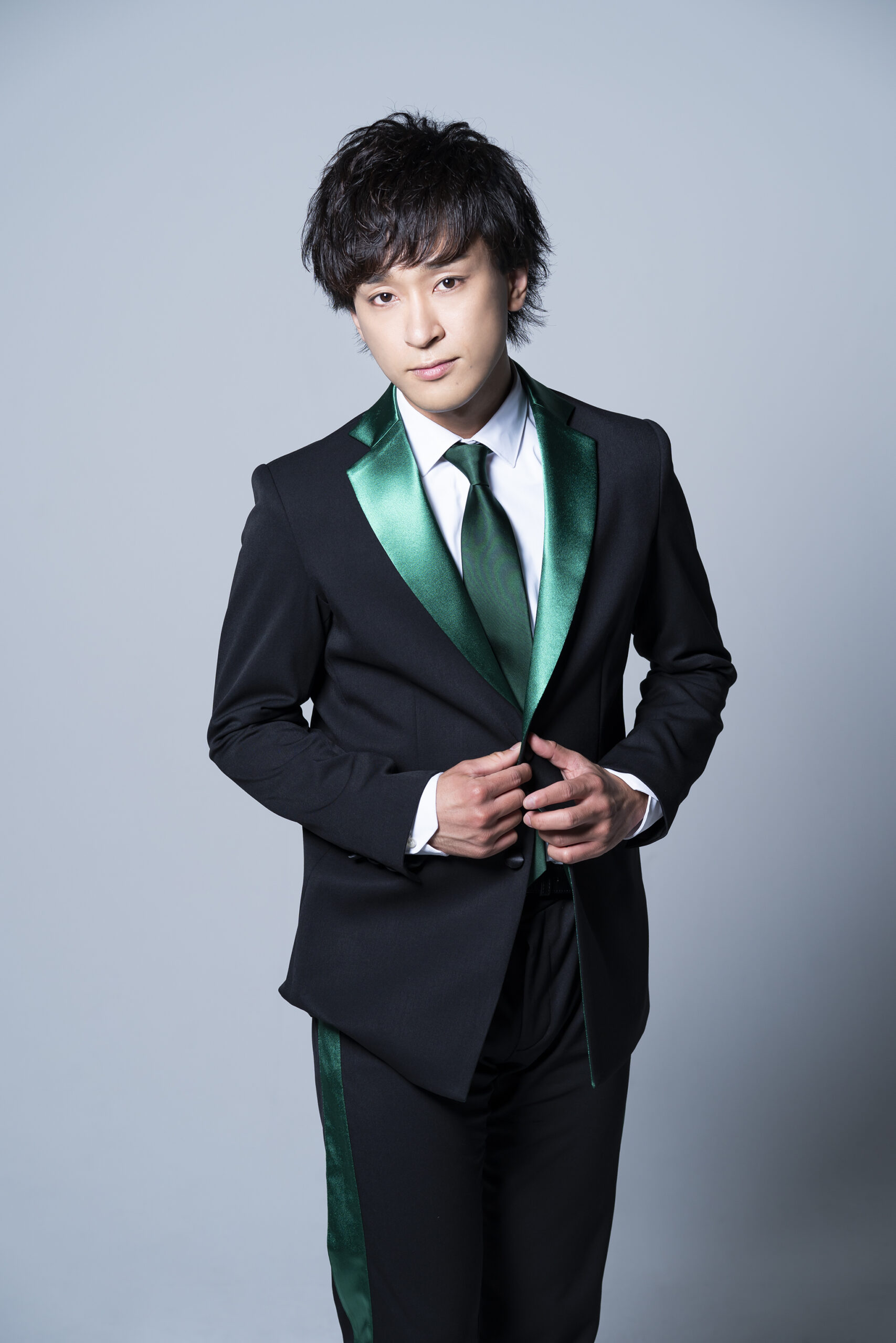 東海オンエアの虫眼鏡 としみつが演じるキャラクターのビジュアル公開 News シキザクラ 公式サイト